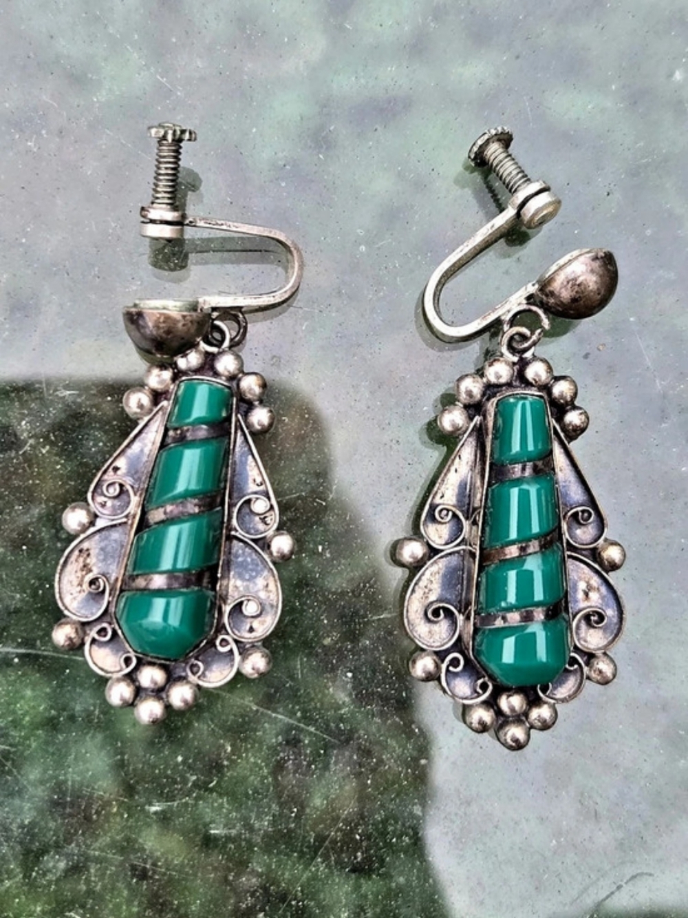 Vtg. JGC Taxco Mexico sterling 925 maybe green onyx screwback earrings.